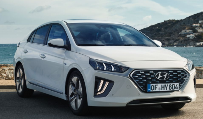 Hyundai prosto z salonu samochodowego