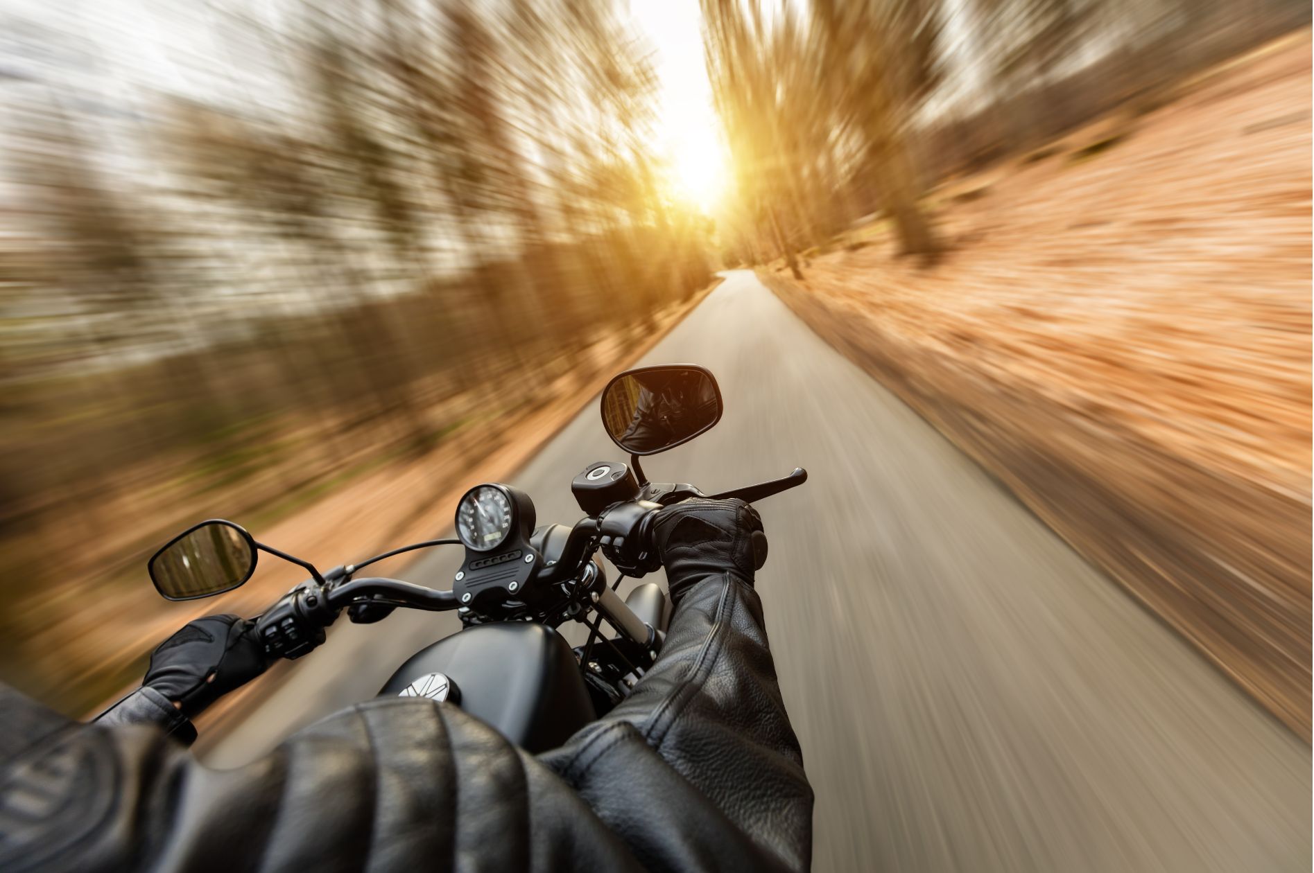 Praktyczne rozwiązania dla komfortu podczas jazdy motocyklem